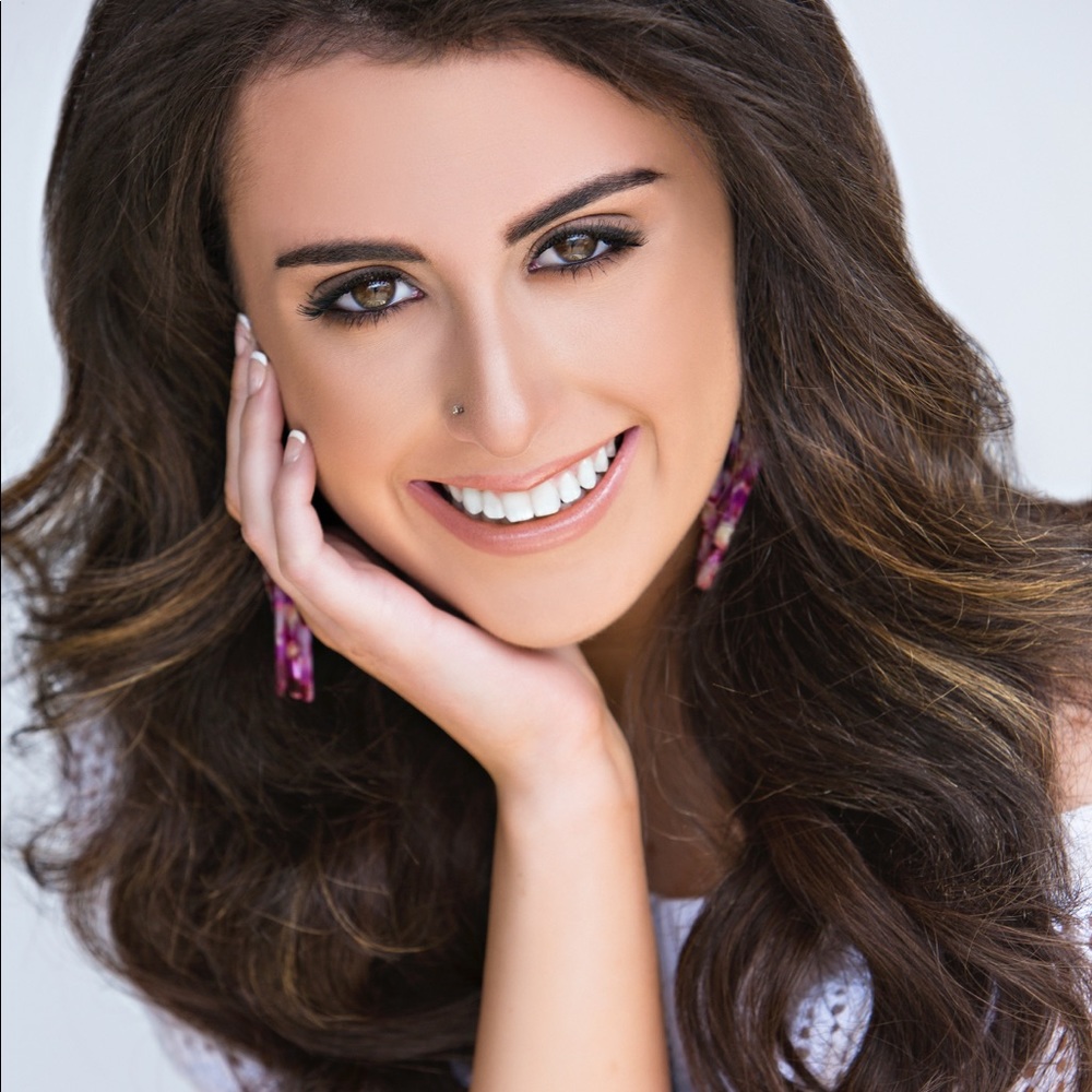 Meet your Posher, Abby